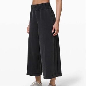 Lululemon Seek Softness Mid-Rise Wide Leg Crop